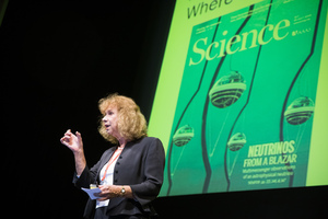 Katharina Morik hlt den Vortrag AI and the sciences